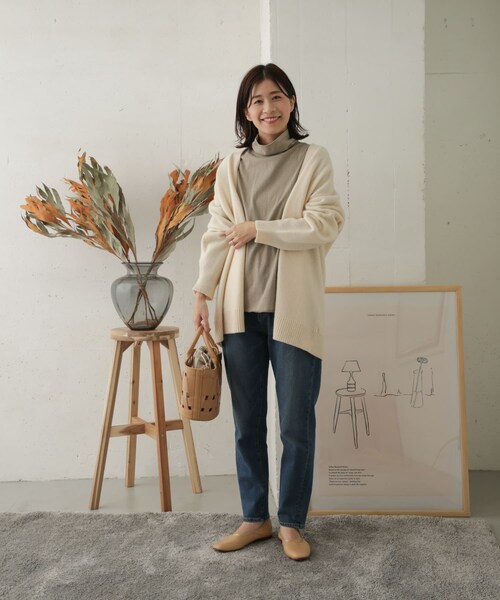 URBAN RESEARCH DOORS（アーバンリサーチドアーズ）の「ハミルトンウールVネックカーディガン（その他・レディース・IVORY/L.GREGE/SMOKE GRN・one）」の16枚目の写真