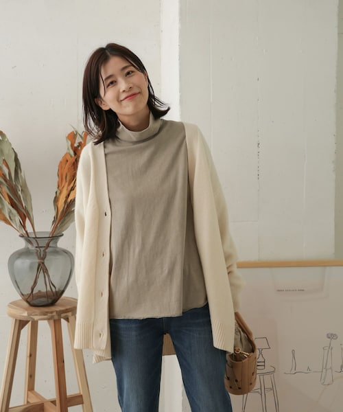 URBAN RESEARCH DOORS（アーバンリサーチドアーズ）の「ハミルトンウールVネックカーディガン（その他・レディース・IVORY/L.GREGE/SMOKE GRN・one）」の14枚目の写真