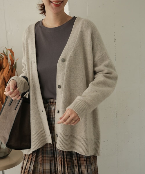 URBAN RESEARCH DOORS（アーバンリサーチドアーズ）の「ハミルトンウールVネックカーディガン（その他・レディース・IVORY/L.GREGE/SMOKE GRN・one）」の2枚目の写真