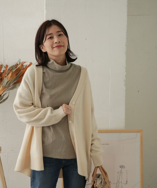 URBAN RESEARCH DOORS（アーバンリサーチドアーズ）の「ハミルトンウールVネックカーディガン（その他・レディース・IVORY/L.GREGE/SMOKE GRN・one）」の10枚目の写真