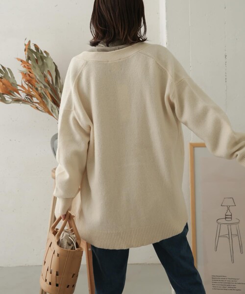 URBAN RESEARCH DOORS（アーバンリサーチドアーズ）の「ハミルトンウールVネックカーディガン（その他・レディース・IVORY/L.GREGE/SMOKE GRN・one）」の7枚目の写真