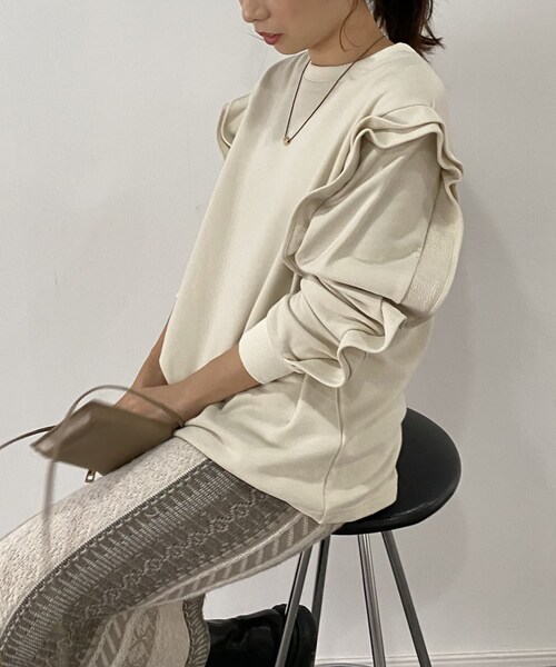 CAPRICIEUX LE'MAGE(カプリシューレマージュ)の「フリル袖スエット(Tシャツ/カットソー・レディース・エクリュ/グレー/ブラック・F)」の1枚目の写真