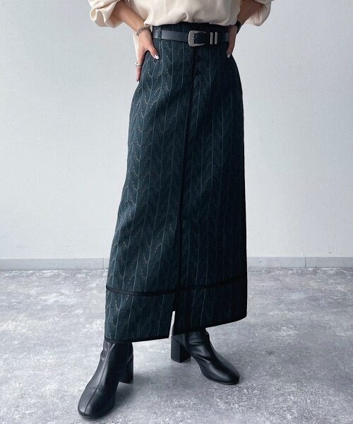 PAGEBOY（ページボーイ）の「ウイングジャガードタイトスカート（スカート・ブラック/ディープグリーン・S/M）」の2枚目の写真