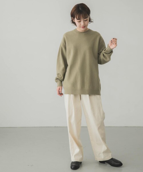 AURALEE(オーラリー)の「AURALEE FELTED WOOL KNIT BIG PULLOVER(その他・レディース・IVORY/KHAKI・1)」の7枚目の写真