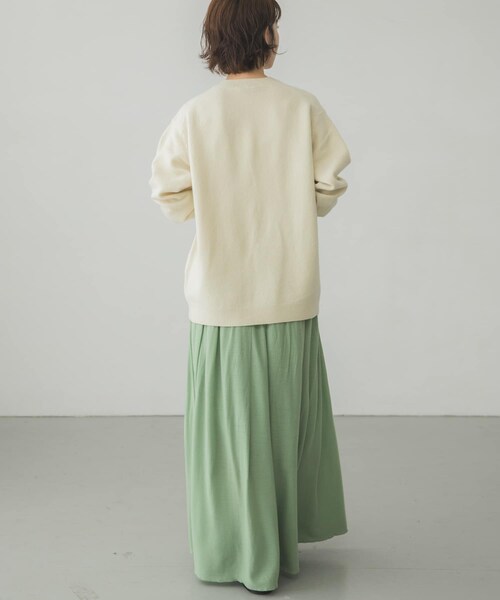 AURALEE(オーラリー)の「AURALEE FELTED WOOL KNIT BIG PULLOVER(その他・レディース・IVORY/KHAKI・1)」の19枚目の写真