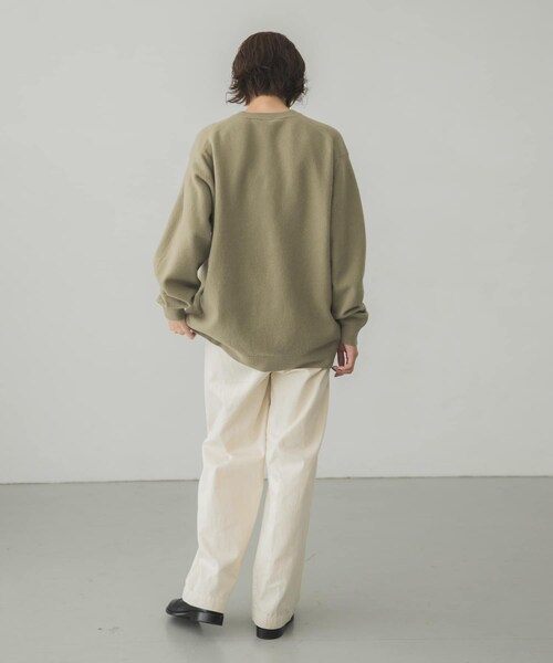 AURALEE(オーラリー)の「AURALEE FELTED WOOL KNIT BIG PULLOVER(その他・レディース・IVORY/KHAKI・1)」の12枚目の写真