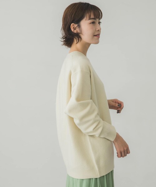 AURALEE(オーラリー)の「AURALEE FELTED WOOL KNIT BIG PULLOVER(その他・レディース・IVORY/KHAKI・1)」の17枚目の写真
