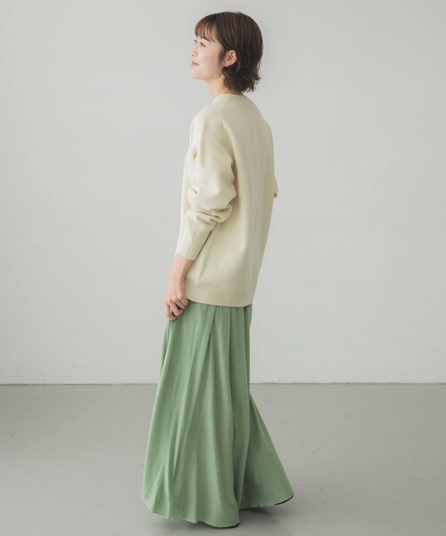 AURALEE(オーラリー)の「AURALEE FELTED WOOL KNIT BIG PULLOVER(その他・レディース・IVORY/KHAKI・1)」の20枚目の写真