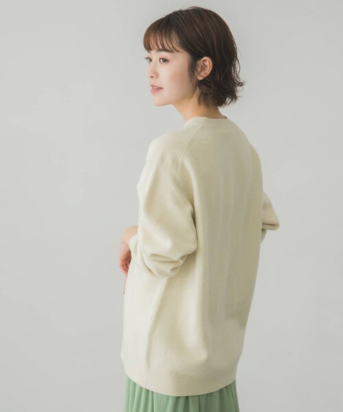 AURALEE(オーラリー)の「AURALEE FELTED WOOL KNIT BIG PULLOVER(その他・レディース・IVORY/KHAKI・1)」の18枚目の写真