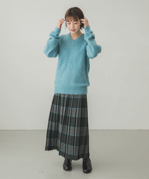 AURALEE(オーラリー)の「AURALEE BRUSHED SUPER KID MOHAIR V-NECK PULLOVER(その他・レディース・LIGHTBEIGE/T BLUE・1)」の9枚目の写真
