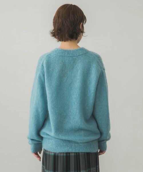 AURALEE(オーラリー)の「AURALEE BRUSHED SUPER KID MOHAIR V-NECK PULLOVER(その他・レディース・LIGHTBEIGE/T BLUE・1)」の15枚目の写真
