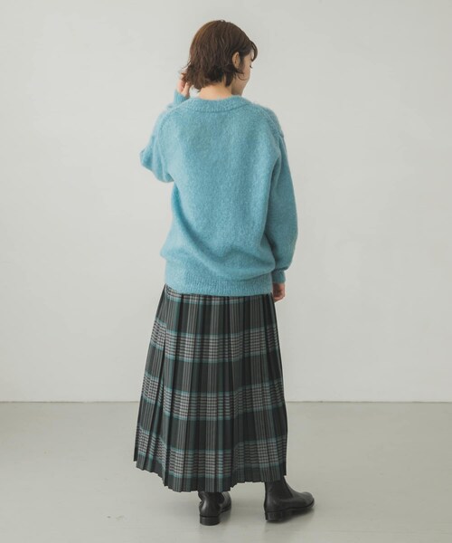 AURALEE(オーラリー)の「AURALEE BRUSHED SUPER KID MOHAIR V-NECK PULLOVER(その他・レディース・LIGHTBEIGE/T BLUE・1)」の11枚目の写真