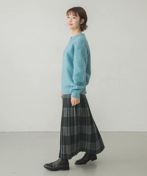 AURALEE(オーラリー)の「AURALEE BRUSHED SUPER KID MOHAIR V-NECK PULLOVER(その他・レディース・LIGHTBEIGE/T BLUE・1)」の10枚目の写真