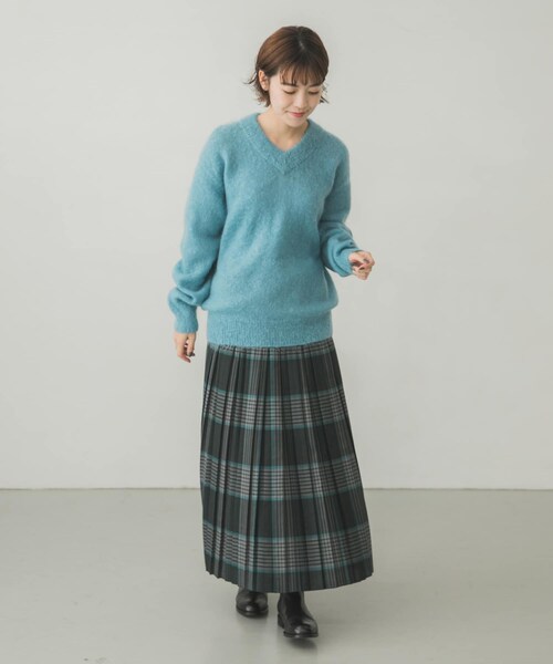 AURALEE(オーラリー)の「AURALEE BRUSHED SUPER KID MOHAIR V-NECK PULLOVER(その他・レディース・LIGHTBEIGE/T BLUE・1)」の8枚目の写真