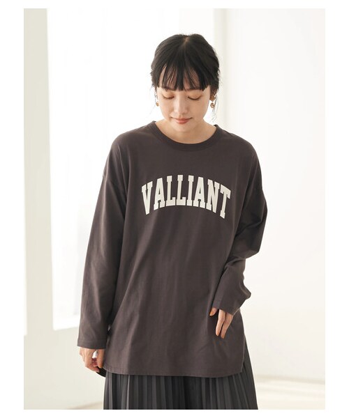earth music&ecology(アースミュージックアンドエコロジー)の「VALLIANT Tシャツ(トップス・オフホワイト/チャコールグレー/ネイビー・F)」の5枚目の写真