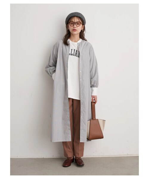 earth music&ecology(アースミュージックアンドエコロジー)の「VALLIANT Tシャツ(トップス・オフホワイト/チャコールグレー/ネイビー・F)」の3枚目の写真