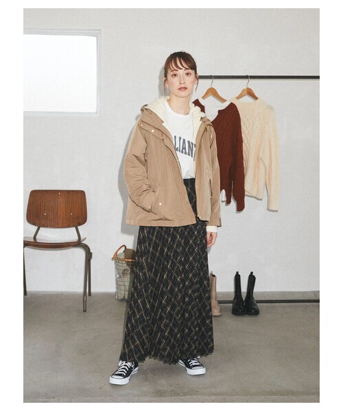earth music&ecology(アースミュージックアンドエコロジー)の「VALLIANT Tシャツ(トップス・オフホワイト/チャコールグレー/ネイビー・F)」の22枚目の写真
