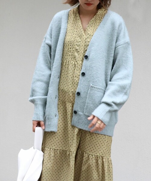 Sheson(シーズン)の「ブラッシュヤーンVネックニットカーディガン(カーディガン/ボレロ・レディース・ルージュオレンジ/セージグリーン/エクリュ/セピアブルー/ブルー/ベージュ/ピンク/ライム・F)」の8枚目の写真