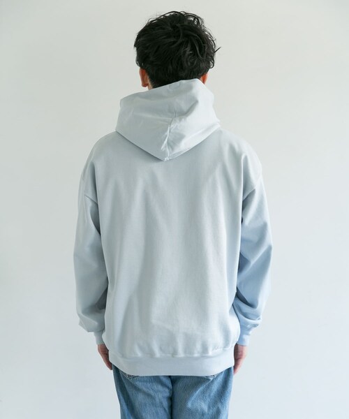 AURALEE(オーラリー)の「AURALEE GRADATION DYED SWEAT PARKA(その他・メンズ・LIGHT BLUE/KHAKI・3/4/5)」の10枚目の写真