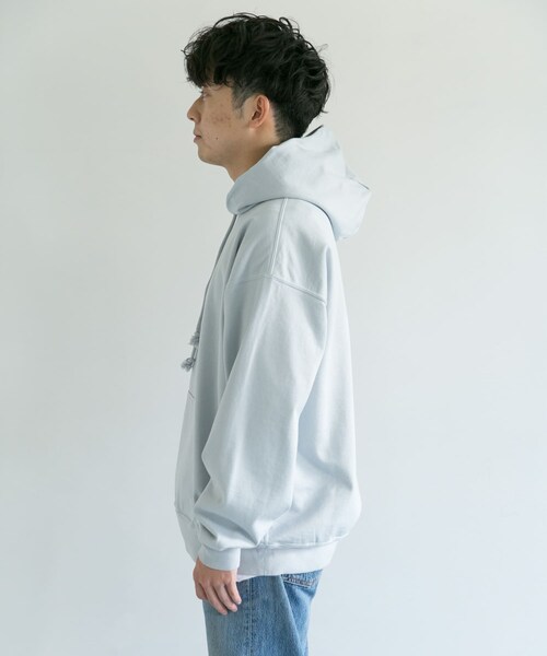 AURALEE(オーラリー)の「AURALEE GRADATION DYED SWEAT PARKA(その他・メンズ・LIGHT BLUE/KHAKI・3/4/5)」の9枚目の写真