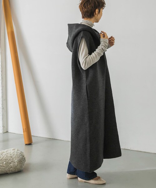 ADAWAS(アダワズ)の「ADAWAS LIGHT INLAY HOODED VEST(その他・レディース・TRUFFLE/CHARCOAL・FREE)」の7枚目の写真