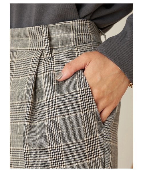 earth music&ecology(アースミュージックアンドエコロジー)の「チェックセミフレアパンツ(パンツ・チェックブルー/チェック・S/M)」の4枚目の写真