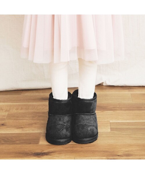 BRANSHES(ブランシェス)の「フェイクムートンブーツ(ブーツ・キッズ・ベージュ/ピンク/キャメル/グレー/ブラック・14cm~21cm)」の2枚目の写真