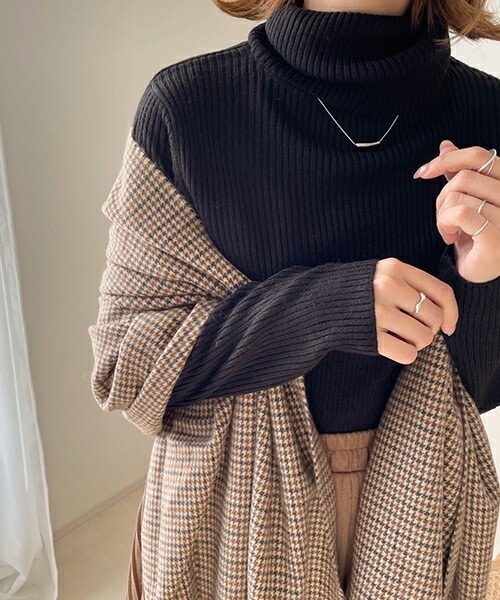 chocomee（チョコミー）の「タートルニット（ニット/セーター・レディース・ホワイト/ブラウン/ブラック・FREE）」の2枚目の写真