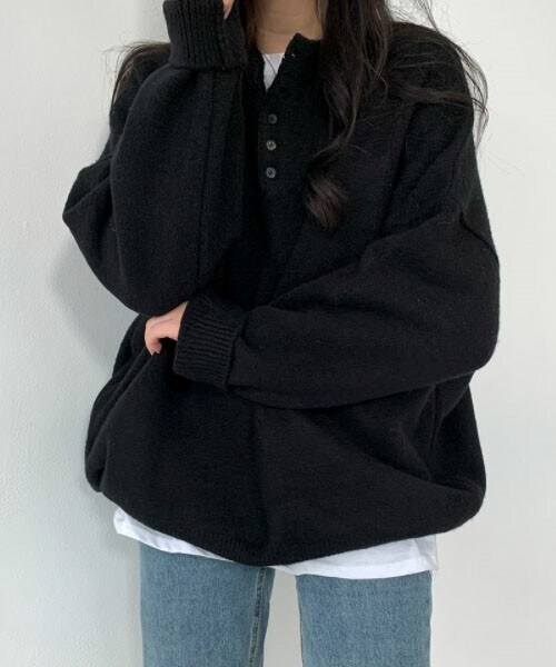 DHOLIC STYLE（ディーホリックスタイル）の「[beidelli] ヘンリーネックオーバーニット（ニット/セーター・レディース・グリーン/ブルー/ホワイト/ブラック・ONESIZE）」の3枚目の写真