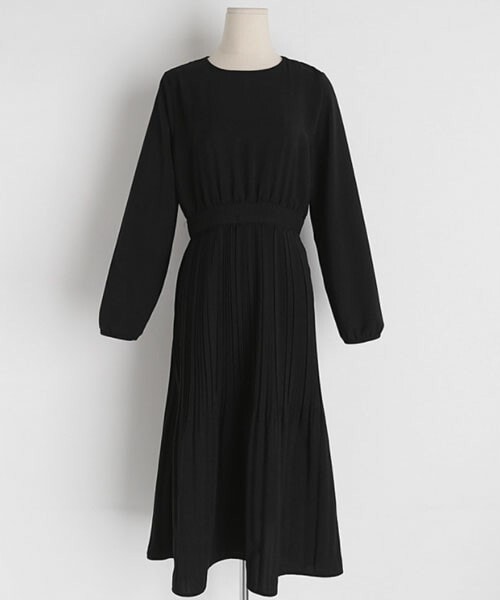 DHOLIC（ディーホリック）の「リボンプリーツワンピース（ワンピース・レディース・ベージュ/ブラック/ブルー・ONESIZE）」の2枚目の写真