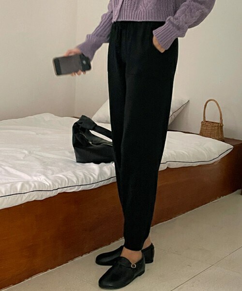 DHOLIC STYLE（ディーホリックスタイル）の「[URBANROSY] イージーニットジョガーパンツ（その他パンツ・レディース・グレー/ベージュ/ホワイト/ブラック・FREE/FREE+5cm）」の3枚目の写真