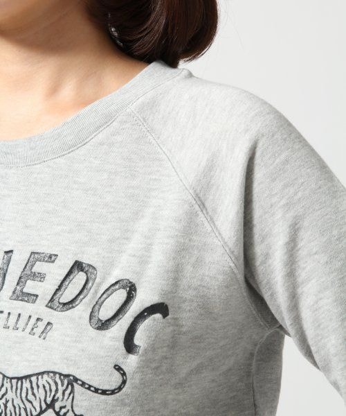 LEPSIM（レプシィム）の「モチーフ＊ロゴウラケプルオーバー（トップス・レディース・オフ/トップグレー/チャコールグレー/ネイビー・Ｍ/Ｌ）」の12枚目の写真