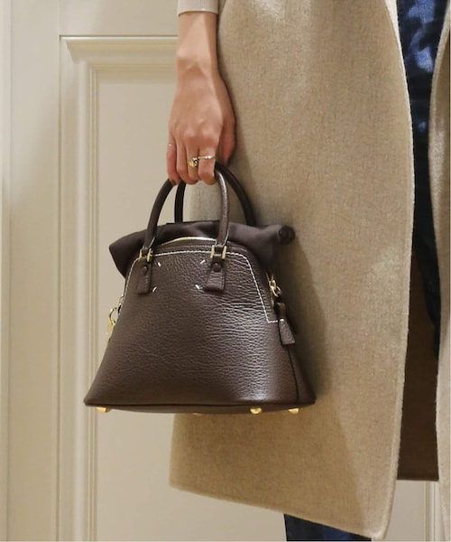 MUSE de Deuxieme classe(ミューズデドゥーズィエムクラス)の「* 5AC Small bag(ゴールドジップ)(バッグ・ブラウン/(020)/フリー/残り3点)」の1枚目の写真