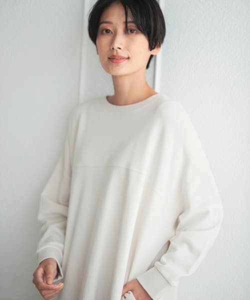 LEPSIM(レプシィム)の「ワイド切り替えチュニックプルオーバー(トップス・オフホワイト/ブラック/グリーン/パープル・FREE SIZE)」の5枚目の写真