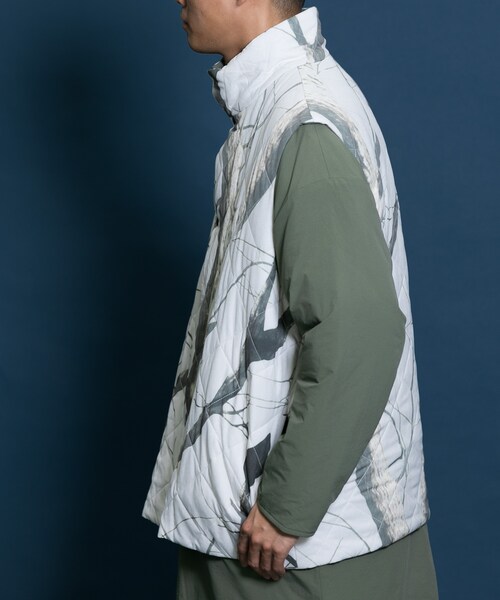 Uiscel（ユイセル）の「プリマロフトリバーシブルオーバーベスト