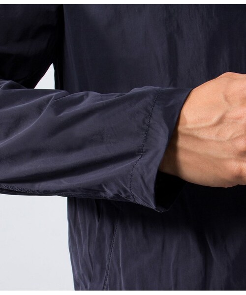 LE JUN（ルジュン）の「割繊メモリーステンコート（コート・メンズ・ベージュ/ネイビー・S/M/L）」の8枚目の写真