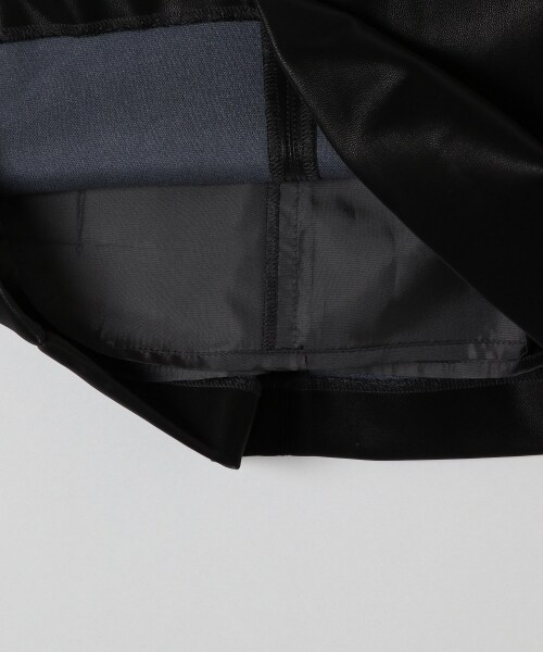 JEANASIS(ジーナシス)の「スムースヴィーガンレザーハイウエストミニスカート(スカート・ブラック()/グレージュ()/カーキ()・S/M)」の13枚目の写真