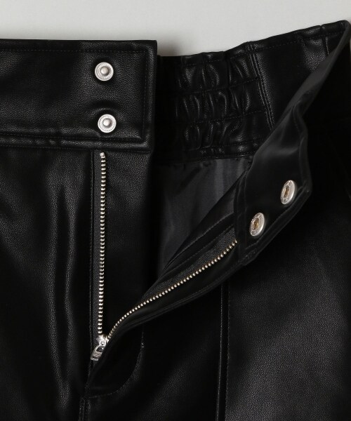 JEANASIS(ジーナシス)の「スムースヴィーガンレザーハイウエストミニスカート(スカート・ブラック()/グレージュ()/カーキ()・S/M)」の11枚目の写真