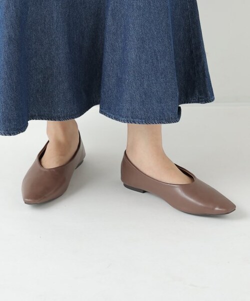 RAY CASSIN（レイカズン）の「スクエアトゥフラットシューズ（シューズ・レディース・黒/ブルー/グレージュ/クロ系・S/M/L）」の3枚目の写真