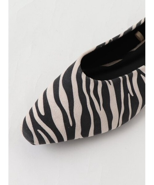 RAY CASSIN（レイカズン）の「スクエアトゥフラットシューズ（シューズ・レディース・黒/ブルー/グレージュ/クロ系・S/M/L）」の6枚目の写真