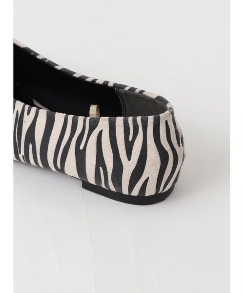 RAY CASSIN（レイカズン）の「スクエアトゥフラットシューズ（シューズ・レディース・黒/ブルー/グレージュ/クロ系・S/M/L）」の7枚目の写真