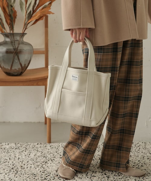 ORCIVAL(オーシバル)の「メルトントートバッグ S(その他・レディース・LAVENDER/BLACK/LT.BEIGE/TAUPE・one)」の3枚目の写真