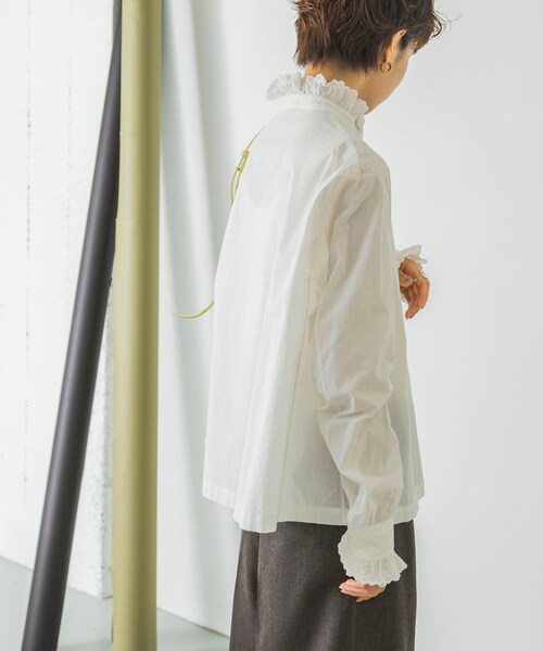 Scye(サイ)の「Scye Slub Cotton Poplin Blouse(その他・レディース・オフシロ・38)」の8枚目の写真