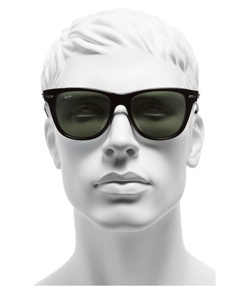 Ray-Ban（レイバン）の「Ray-Ban 'Classic Wayfarer' 54mm Sunglasses（サングラス・メンズ・Black）」の3枚目の写真