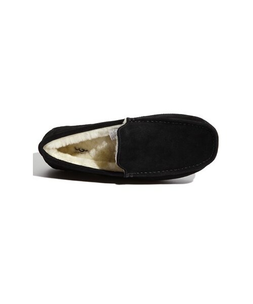 UGG（アグ）の「UGG® Australia 'Ascot' Suede Slipper (Men)（レッグウェア・メンズ・Black Suede/Espresso/Chestnut/Charcoal・8 M/7 M/9 M/16 M/18 M/17 M/10 M/11 M/15 M/14 M/12 M/13 M）」の4枚目の写真