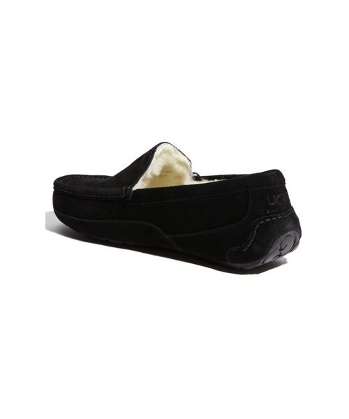 UGG（アグ）の「UGG® Australia 'Ascot' Suede Slipper (Men)（レッグウェア・メンズ・Black Suede/Espresso/Chestnut/Charcoal・8 M/7 M/9 M/16 M/18 M/17 M/10 M/11 M/15 M/14 M/12 M/13 M）」の3枚目の写真