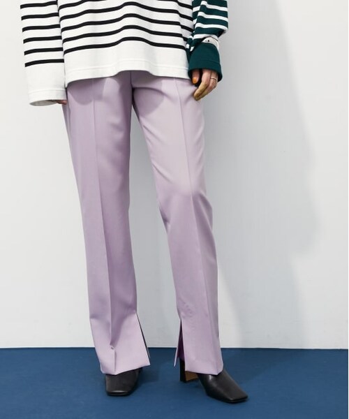 ADAM ET ROPE'（アダムエロペ）の「インサイドスリットスラックス（パンツ・レディース・サックス/イエロー系2/ラベンダー・38/34/36）」の2枚目の写真