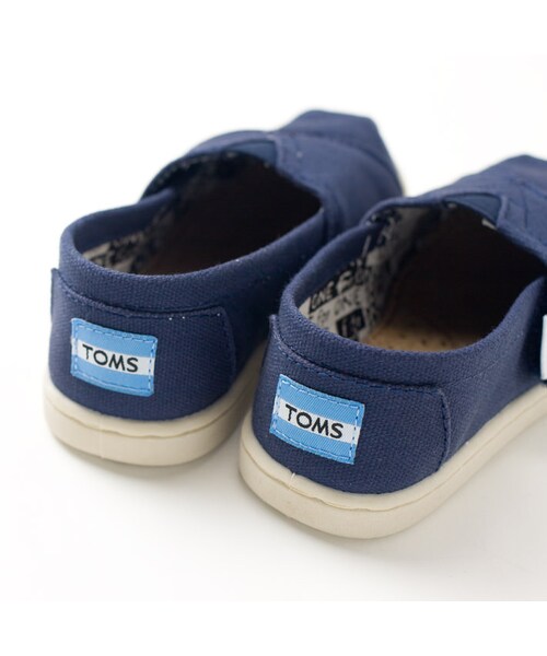 TOMS（トムス）の「TOMS トムス キッズ Canvas Tiny Classics -Navy toms-toddler-navy（シューズ・キッズ・Navy・15cm/16cm/17cm）」の4枚目の写真