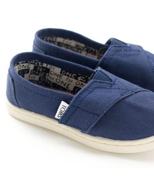 TOMS（トムス）の「TOMS トムス キッズ Canvas Tiny Classics -Navy toms-toddler-navy（シューズ・キッズ・Navy・15cm/16cm/17cm）」の3枚目の写真