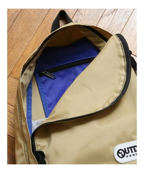 HOLIDAY(ホリデイ)の「《予約商品》holiday×OUTDOOR BACKPACK(バッグ・レディース・BEIGE/RED/NAVY・ONE SIZE)」の4枚目の写真